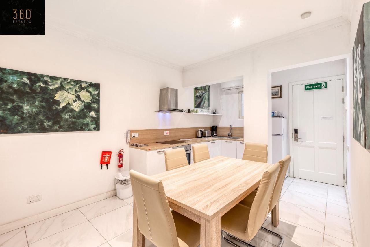 Mesmerising Views For A 2Br Apt In The Capital By 360 Estates La Valeta Exterior foto